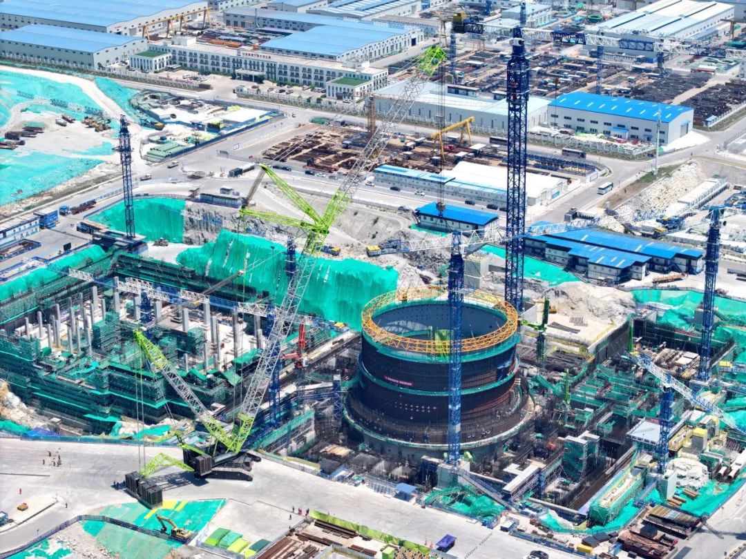 漳州核電4號機組反應堆廠房鋼襯里模塊三順利吊裝就位